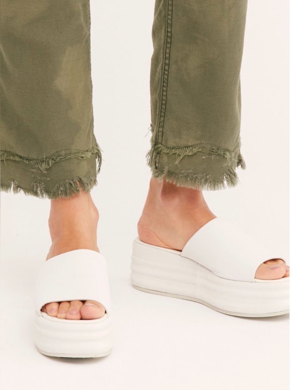 Excellent Condition Free People “Harbor Flatform” Sandals - White  - Size 40